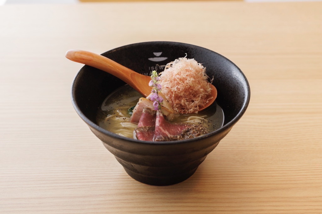ローストビーフとトリュフオイルの冷たいらぁめん