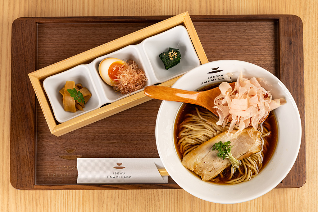 かつおぶしと醤油のらぁ麺